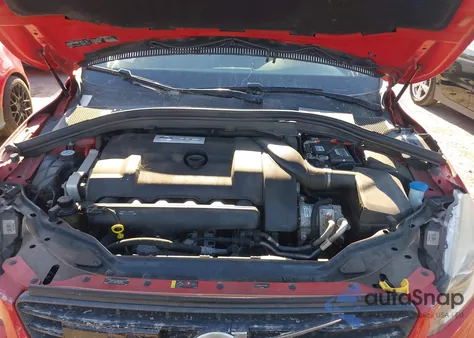 2015 Volvo Xc60 T6 R-Design Platinum from USA, damaged, VIN YV4902RH7F2575881